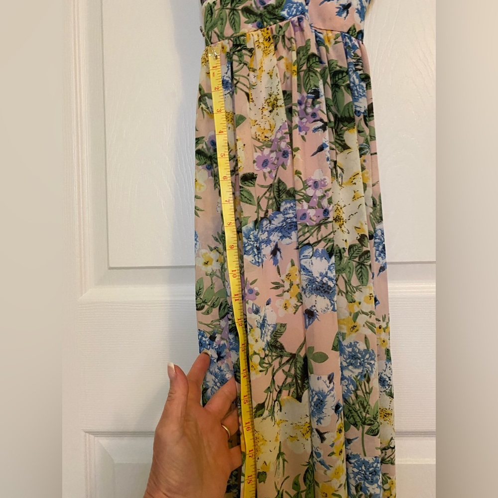 Sexy, vamped maxi for your next adventure - Picture 5 of 9